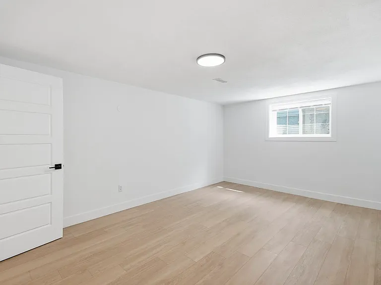 1007 16a St NE #B — Photo 2