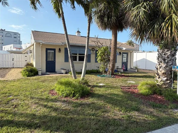 111 174th Ave E, Redington Shores, FL 33708