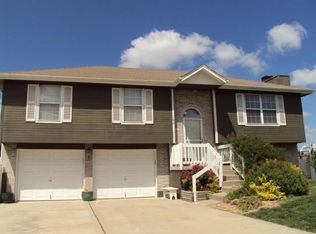 104 Amanda Ct, Grain Valley, MO 64029