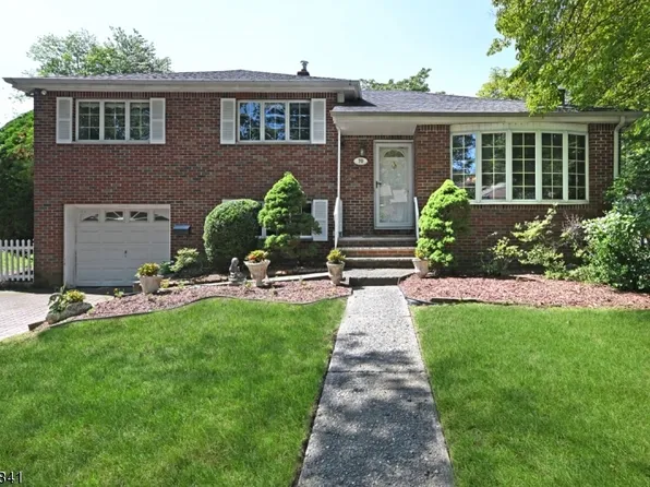 70 Fern Pl, Paramus Boro, NJ 07652