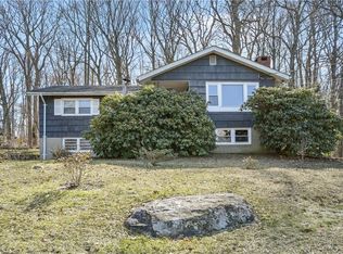 31 Gabriel Dr, Cortlandt Manor, NY 10567