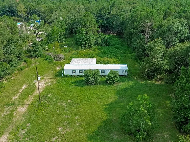 905 County Road 379 — Photo 6