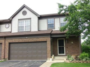 18 Oxford Ct, Algonquin, IL
