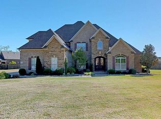 134 N Spring Dr, Jackson, TN 38305