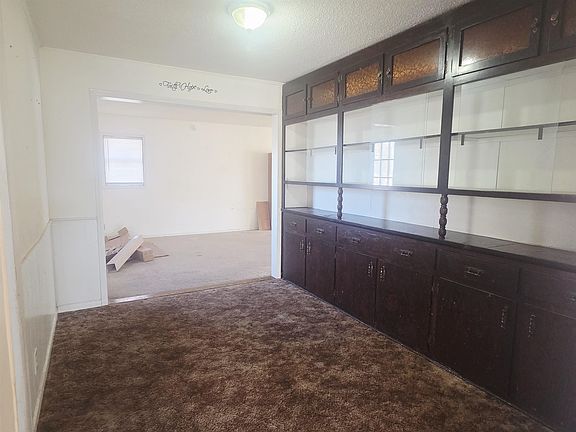 4th image of 2418 W Broadway Ave