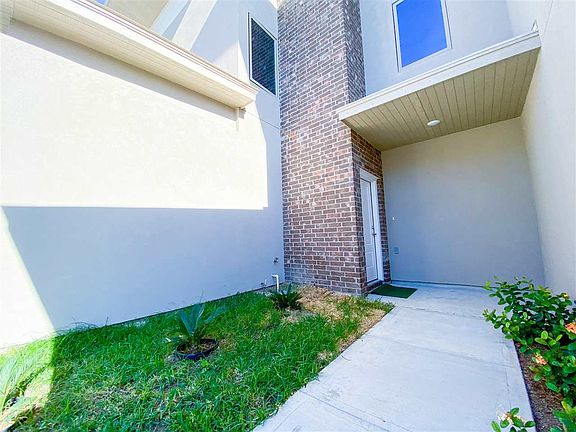 2nd image of 10902 International Blvd #119