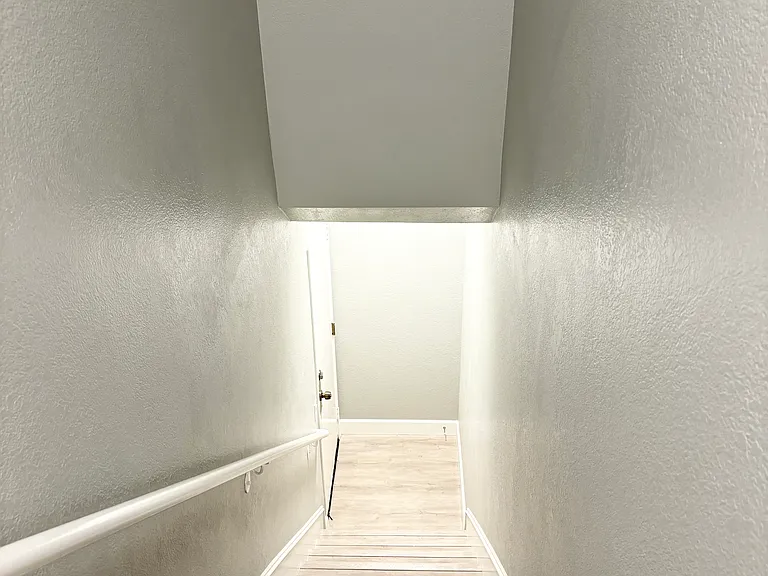 1006 S Dewcrest Dr — Photo 30