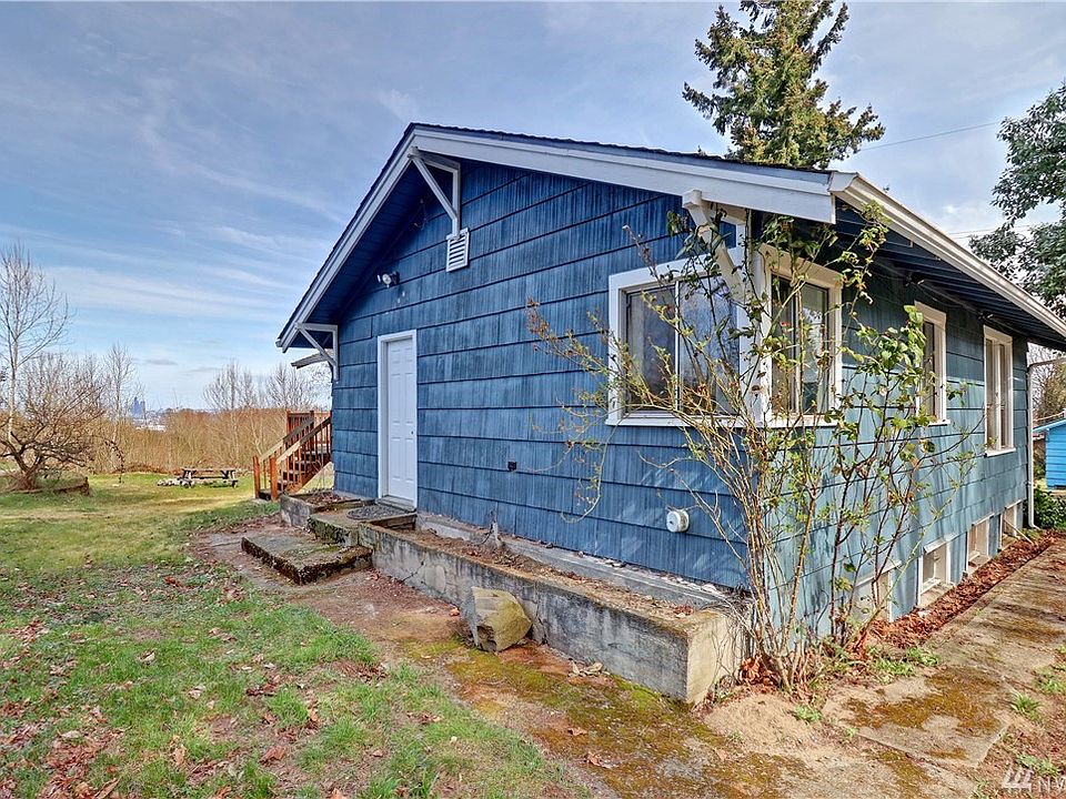 2nd image of 9835 Occidental Ave S