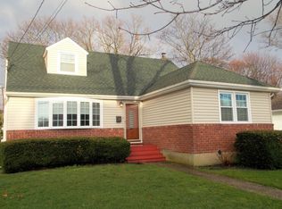 37 3rd Ave, East Islip, NY 11730