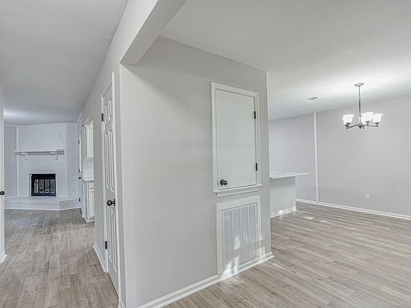 4th image of 299 Broad River Dr