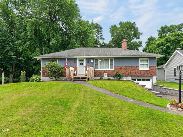 27 Asprion Road, Glenmont, NY 12077