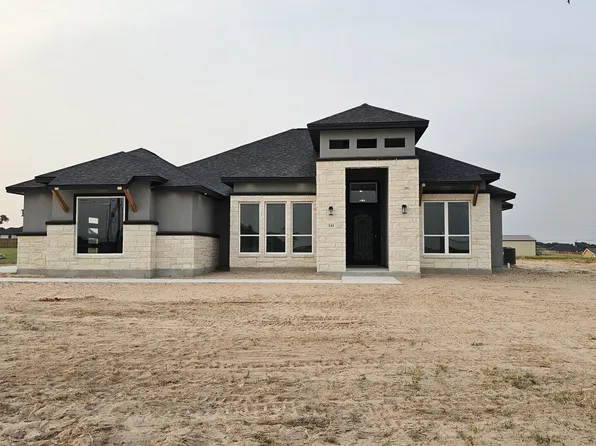 141 Estates Dr, La Vernia, TX 78121