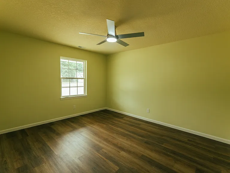 300 E Bacon St #4 — Photo 9