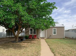 702 NW Avenue F, Seminole, TX 79360