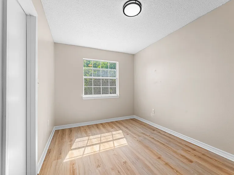 648 Virginia Oak Ct — Photo 28