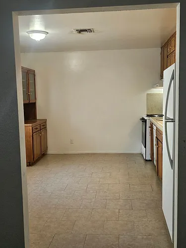 1090 N Bates Ave Photo 1