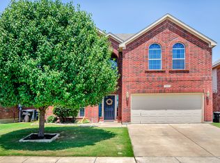 10833 Middleglen Rd, Haslet, TX 76052