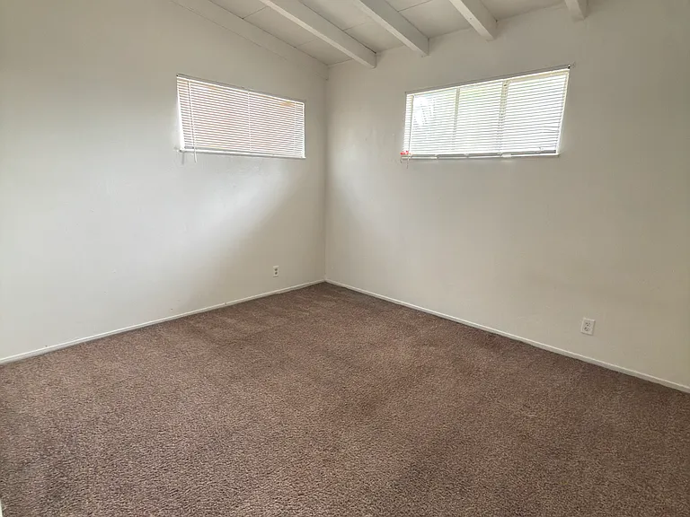 3547 N Lafayette Ave — Photo 8