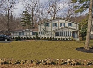 665 W Shore Trl, Sparta, NJ 07871