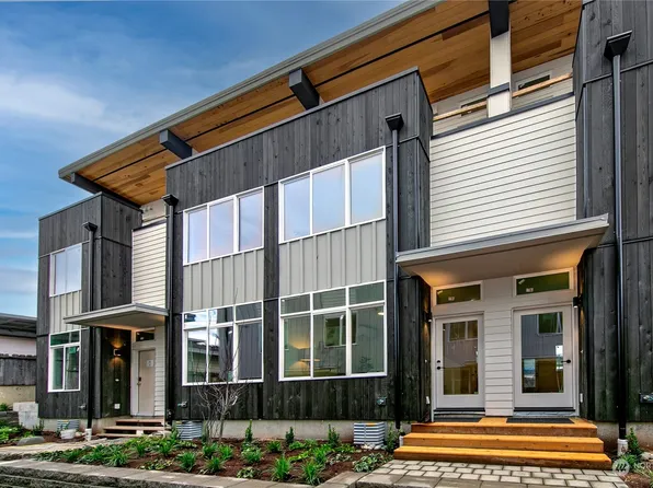 9240 20th SW #C, Seattle, WA 98106