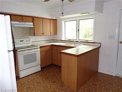 5th image of 6823 School St