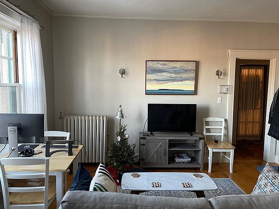 5th image of 176 Winthrop Rd APT 8