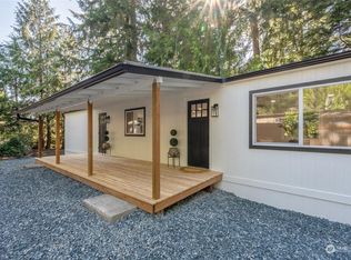 6377 Santa Fe Trl, Maple Falls, WA 98266