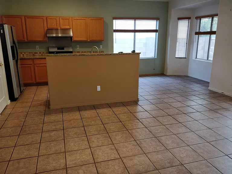 7752 E Elk Creek Rd — Photo 11