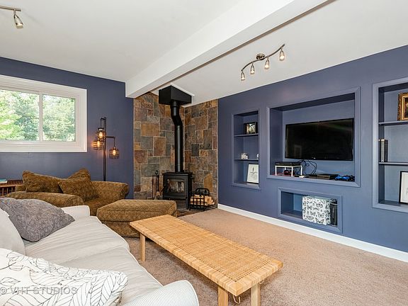4th image of 745 Cumnor Ave