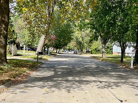 2nd image of 1905 Robert Dr