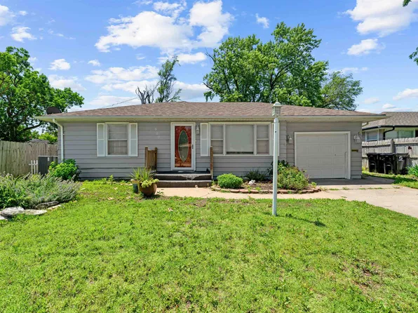 920 Kenison Rd, Salina, KS 67401