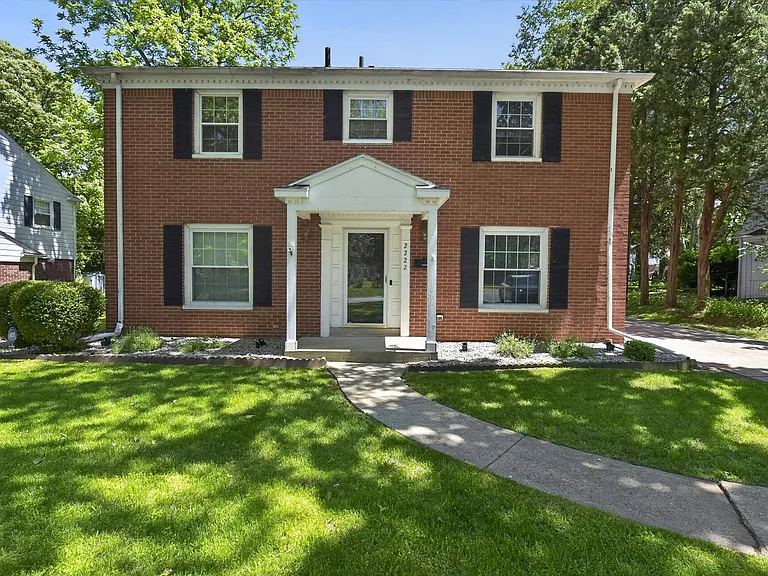 2222 Talmadge Rd — Photo 3
