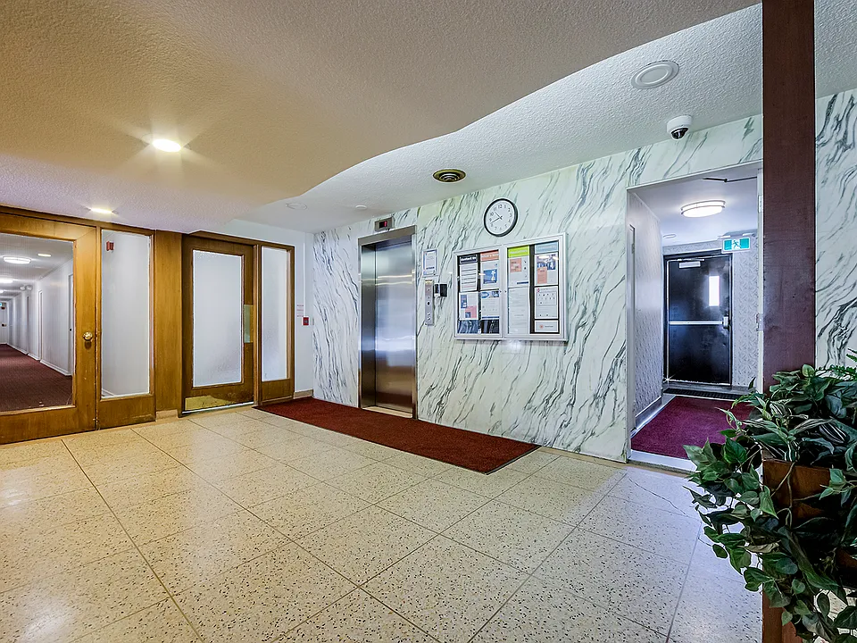 3171 Bathurst St