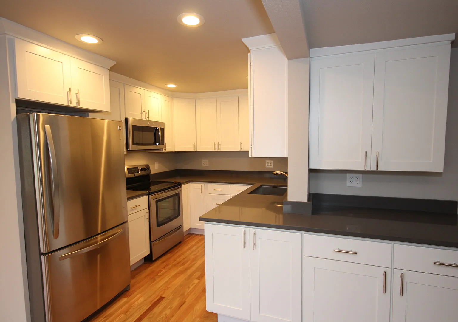 Tastefully updated Rambler with Fenced Yard, Federal Way — Photo 2