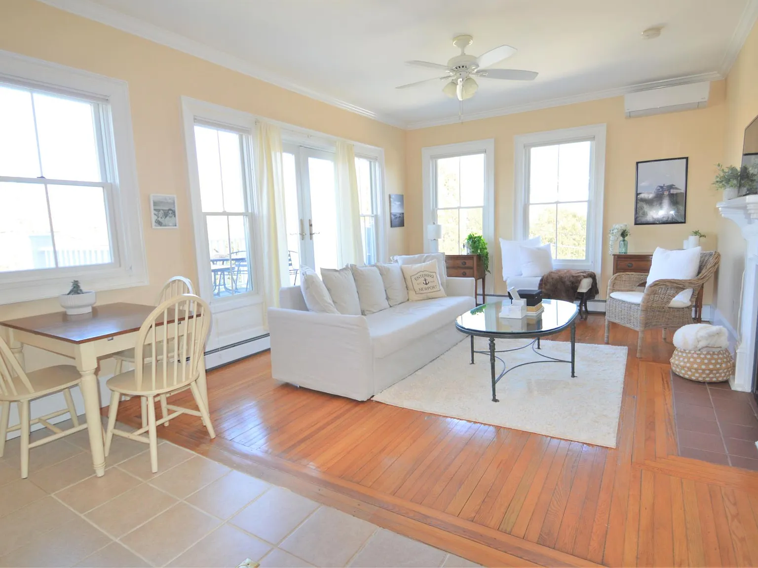 398 Wolcott Ave — Photo 1
