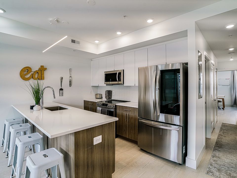 1st image of 4204 8th St NW #3