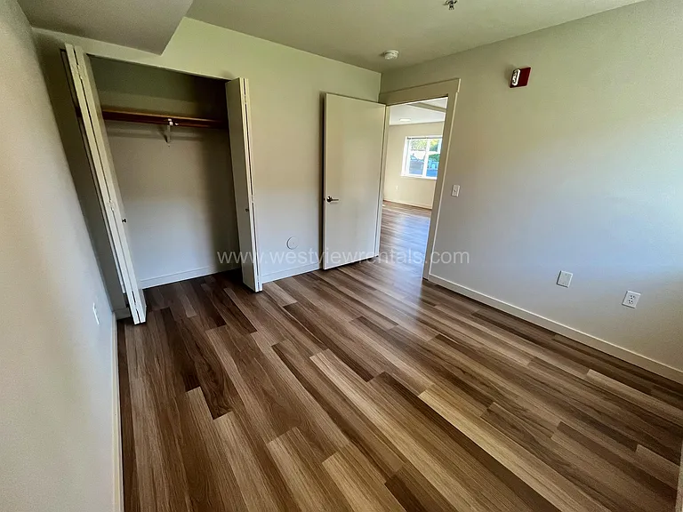 135-139 Prince Ave — Photo 334