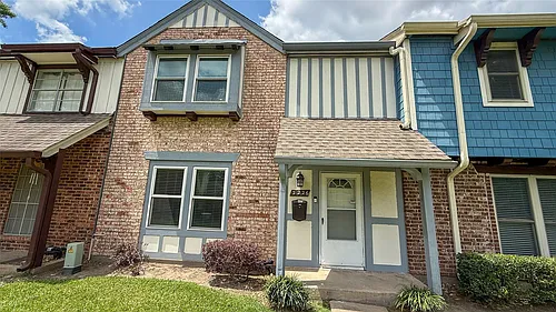 2226 Triway Ln #100 Photo 1