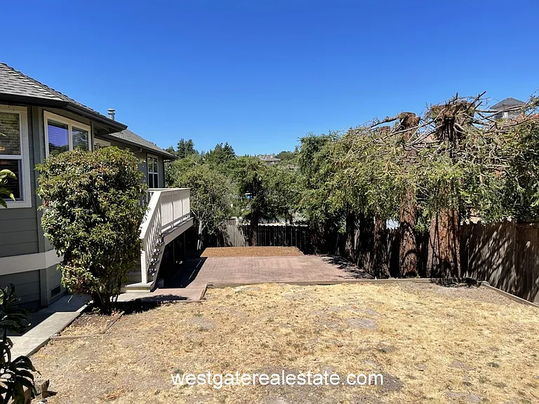 786 El Paseo Dr — Photo 22