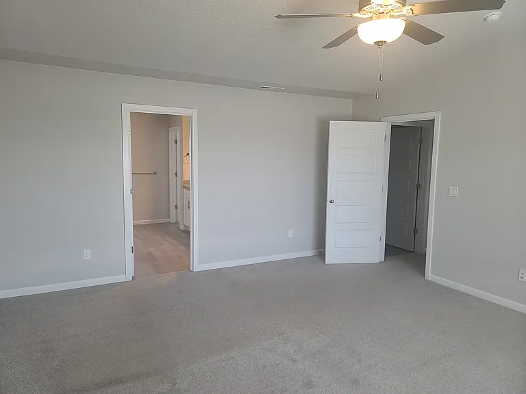 715 E Erica St — Photo 8