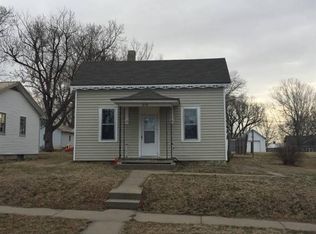 316 Iowa St, Alma, KS 66401