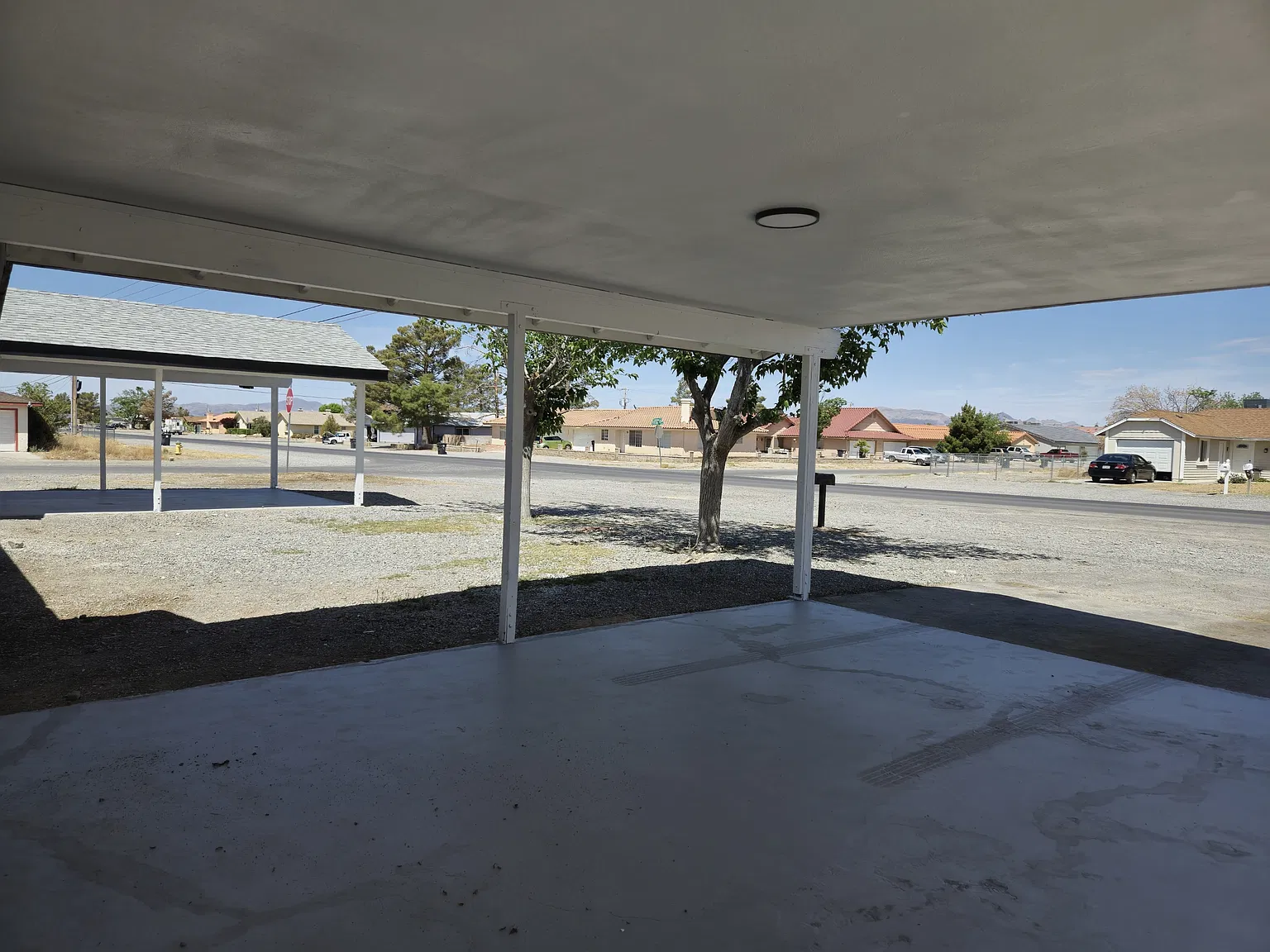1083 E Calvada Blvd — Photo 3