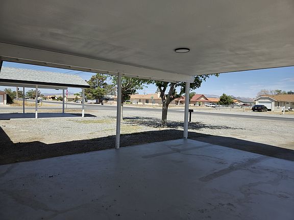 3rd image of 1083 E Calvada Blvd APT A