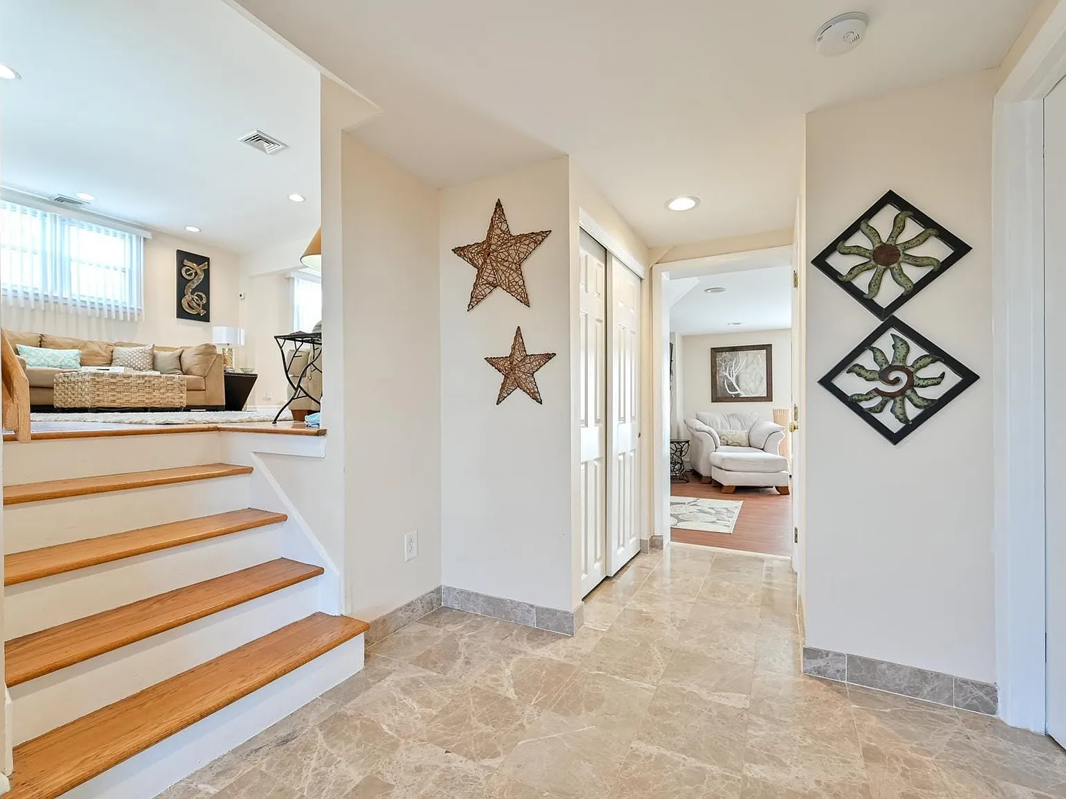 4 bed, 2.5 bath, $3,200 — Photo 2