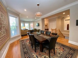 3433 N Janssen Ave #9, Chicago, IL 60657