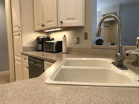 3rd image of 18500 Summer Wind Ln