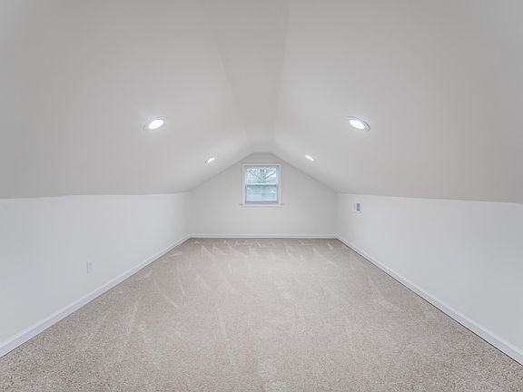 3rd image of 2272 Berwick Pl