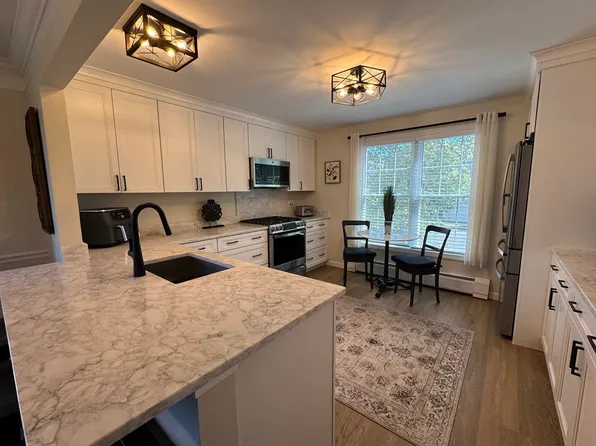 7 Harbor Mist Dr, Fairhaven, MA 02719
