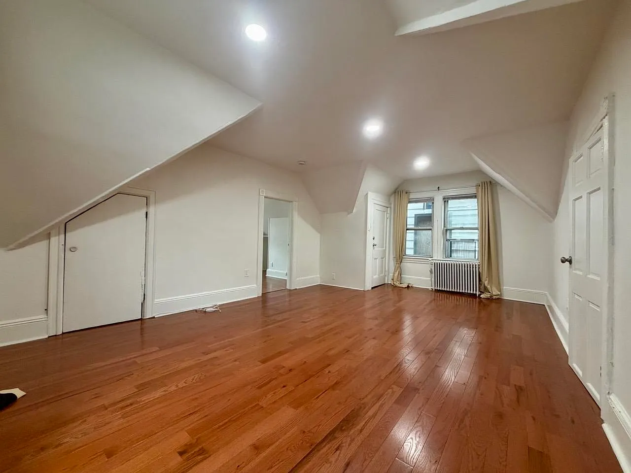 2 bed, 1.0 bath, $1,950 — Photo 2