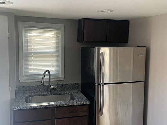 5th image of 5445 W Schubert Ave #C